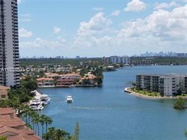 APT-2003 - 18151 Ne 31 St Ct, Condo with 1 bedrooms, 2 bathrooms and null parking in Aventura FL | Image 18