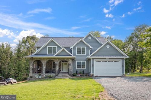 8019 Shipmadilly Ln, WARRENTON, VA, 20186-7627 | Card Image
