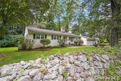 28 River Rd, Suffern, NY, 10901-3734 | Card Image