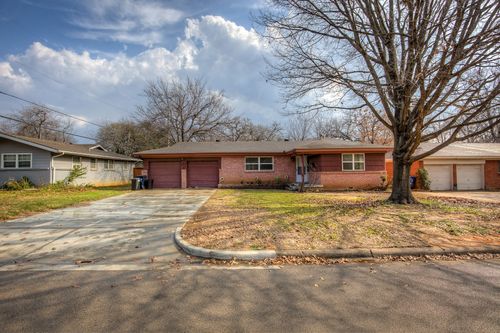 405 Vine St, Euless, TX, 76040-4545 | Card Image