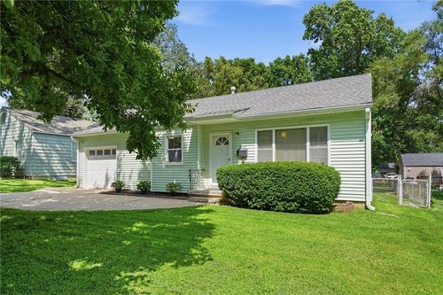 5427 Briar St, Roeland Park, KS, 66205-2214 | Card Image