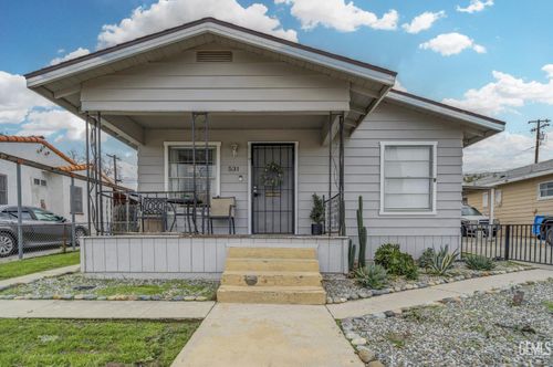 531 B St, Taft, CA, 93268-3711 | Card Image