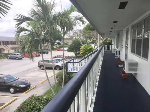 236 Northampton L, West Palm Beach, FL, 33417-7618 | Card Image
