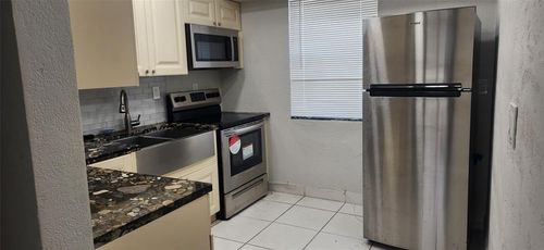 3-813 Ne 11th Ave, Pompano Beach, FL, 33060-5728 | Card Image