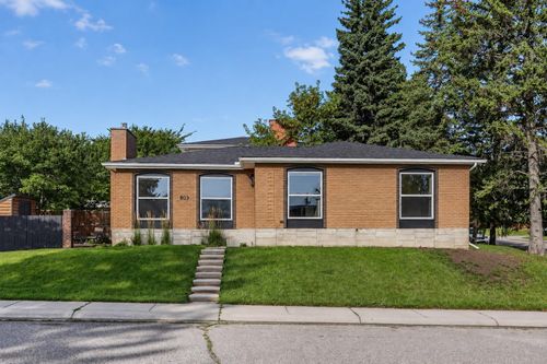 803 Canford Cres Sw, Calgary, AB, T2W1L4 | Card Image