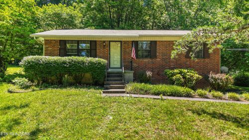 4304 Woodvale Drive, Knoxville, TN, 37918 | Card Image