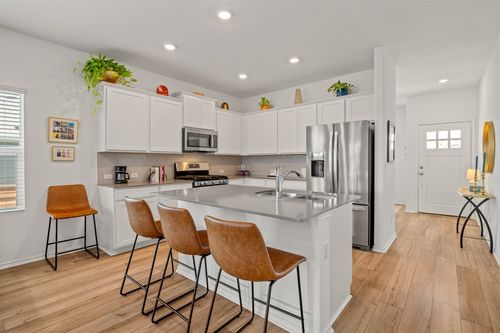 430 Buenos Aires, Kyle, TX, 78640-3123 | Card Image