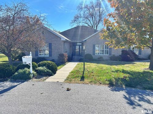 8 Dogwood Pl, Harrisburg, IL, 62946-3033 | Card Image