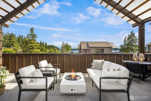 unit-c220-4566 Flying Goat Ave Ne, Bainbridge Island, WA, 98110-5447 | Card Image
