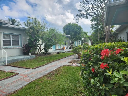 4-1239 Marseille Dr, Miami Beach, FL, 33141-6505 | Card Image