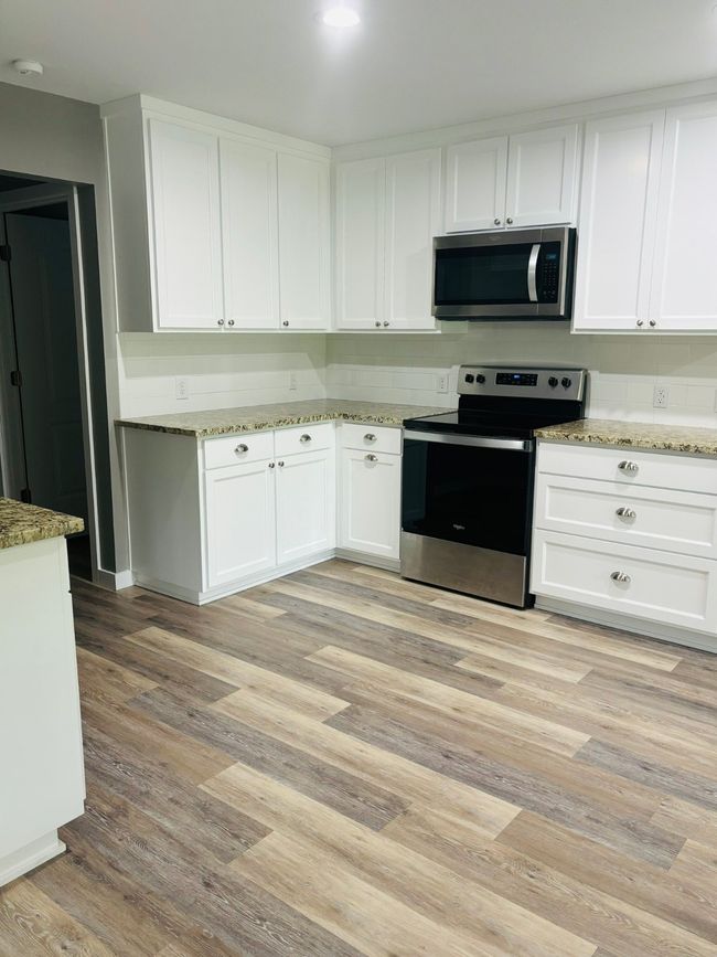 11746 County Road 352 E, House other with 3 bedrooms, 2 bathrooms and null parking in Henderson TX | Image 10