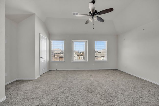 Upstairs spacious bedroom | Image 37