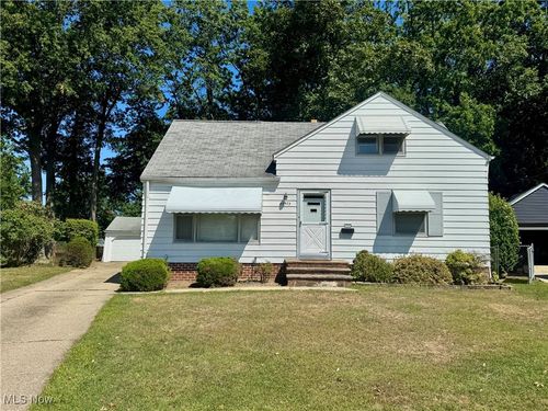 28973 Blissfield Dr, Willowick, OH, 44095-4664 | Card Image