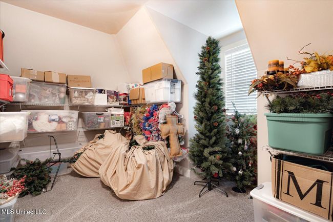 Game Room - walk-in closet | Image 39