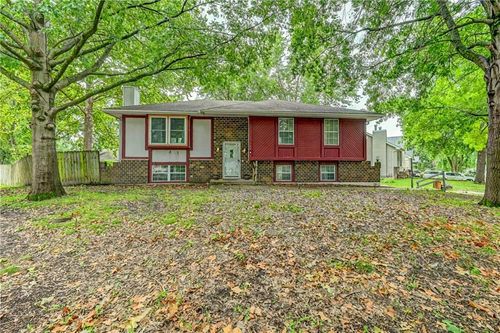109 Nw Garden St, Grain Valley, MO, 64029-9555 | Card Image