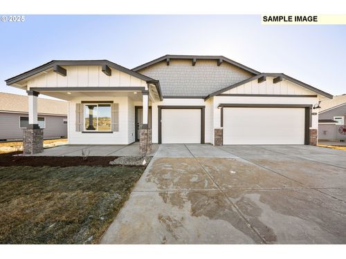 563 Arthur St, Umatilla, OR, 97882-2042 | Card Image