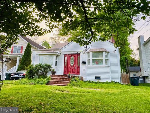 110 S Spring St, FALLS CHURCH, VA, 22046-3015 | Card Image