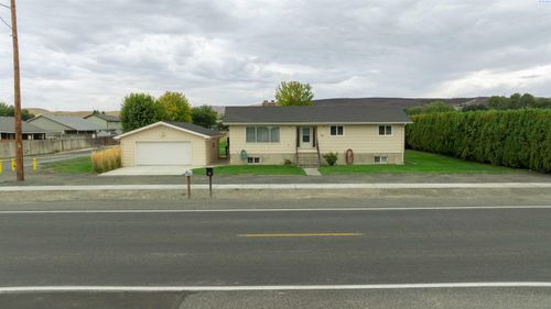 511 W 45th Ave, Kennewick, WA, 99337 | Card Image