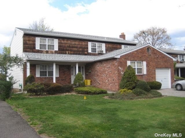 Old Country Rd, Plainview, NY 11803