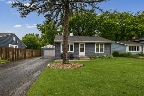 18111 W Twin Lakes Boulevard, Grayslake, IL, 60030 | Card Image