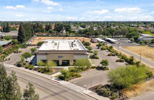 4679 W Spruce Ave, Fresno, CA, 93722-8425 | Card Image