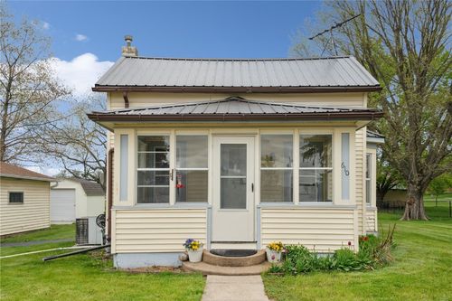 610 5th St, Lowden, IA, 52255-9400 | Card Image
