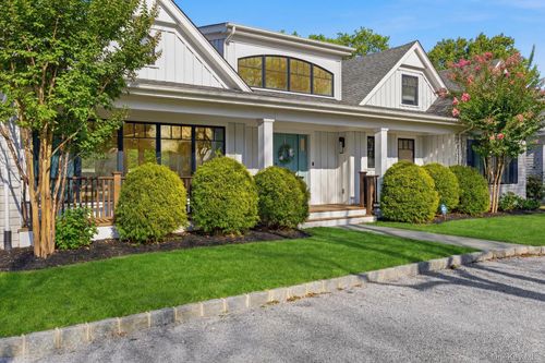 4 Post Ln, Quogue, NY, 11959-4265 | Card Image