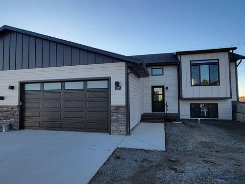 1125 Pinnacle Ct, Rapid City, SD, 57701-4158 | Card Image