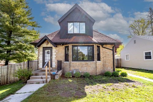 4892 N Mohawk Ave, GLENDALE, WI, 53217-5426 | Card Image