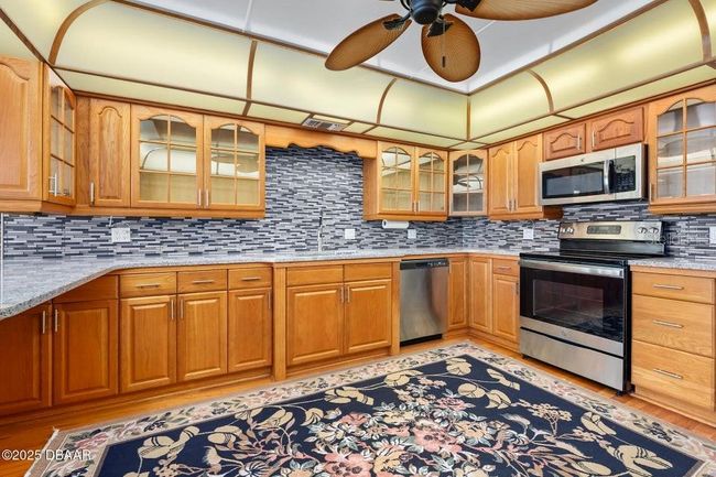 Kitchen | Image 8