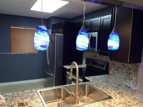 apt-106-901 Ne 209th Ter, Miami, FL, 33179-1228 | Card Image