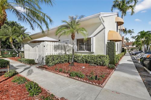 10121 Nw 33rd St, Sunrise, FL, 33351-6911 | Card Image
