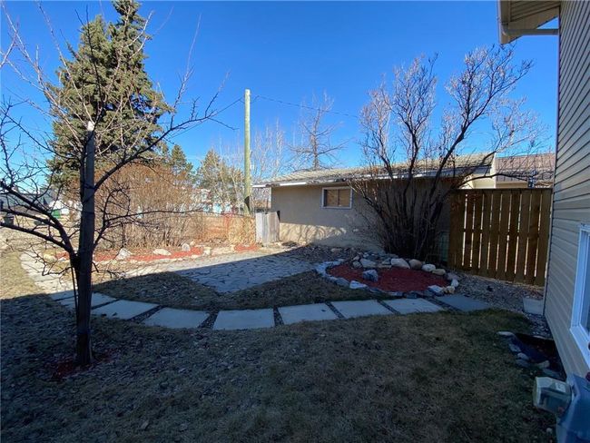 4912 54 Avenue, Home with 3 bedrooms, 2 bathrooms and 2 parking in Olds AB | Image 24