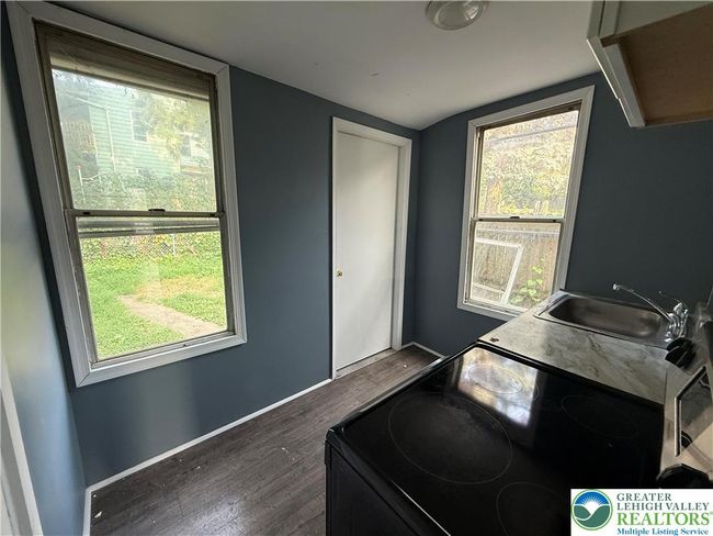 428 N Limestone St, Townhouse with 2 bedrooms, 1 bathrooms and null parking in Allentown PA | Image 6