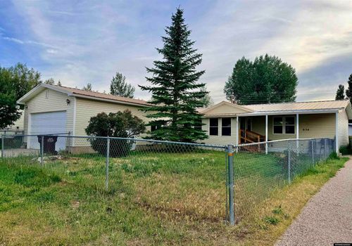 654 Oak Dr, Mountain View, WY, 82939-5156 | Card Image