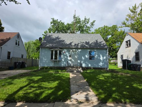 2302 Horeb Ave, Zion, IL, 60099-2107 | Card Image