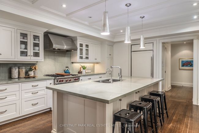 77 Chestnut Park Rd, House other with 6 bedrooms, 5 bathrooms and 2 parking in Toronto ON | Image 10