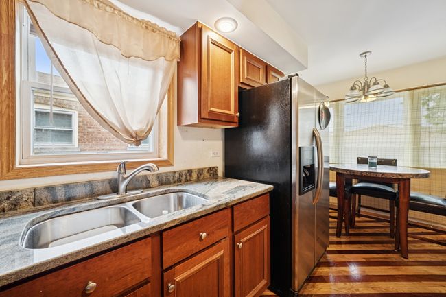 15320 Evers St, House other with 3 bedrooms, 2 bathrooms and 2 parking in Dolton IL | Image 5
