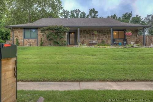109 E Charlotte Street, Broken Arrow, OK, 74011 | Card Image
