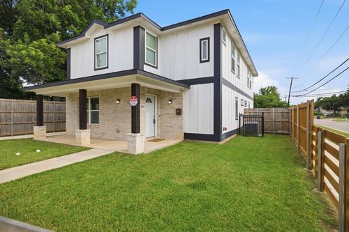 1632 E Arlington Ave, Fort Worth, TX, 76104-6206 | Card Image