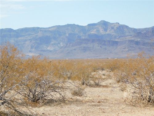 4 W Aquarius Dr, Golden Valley, AZ, 86413 | Card Image