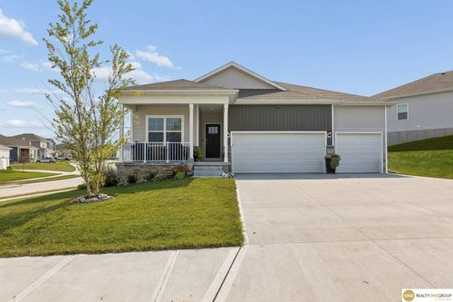17511 Virginia St, Omaha, NE, 68136-1729 | Card Image