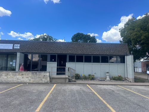 ste-i-201 Ferris Ave, Waxahachie, TX, 75165-3660 | Card Image