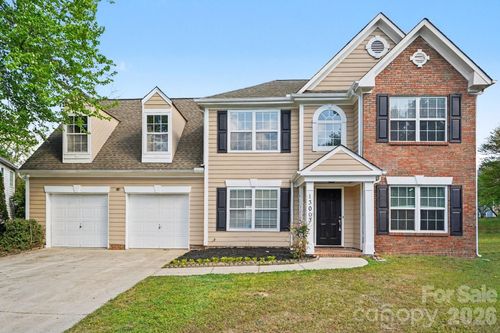 13003 Shannon Park Ln, Charlotte, NC, 28273-8015 | Card Image