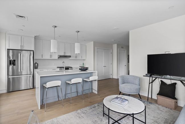 APT-509 - 301 Border St, Condo with 2 bedrooms, 2 bathrooms and 1 parking in Boston MA | Image 6