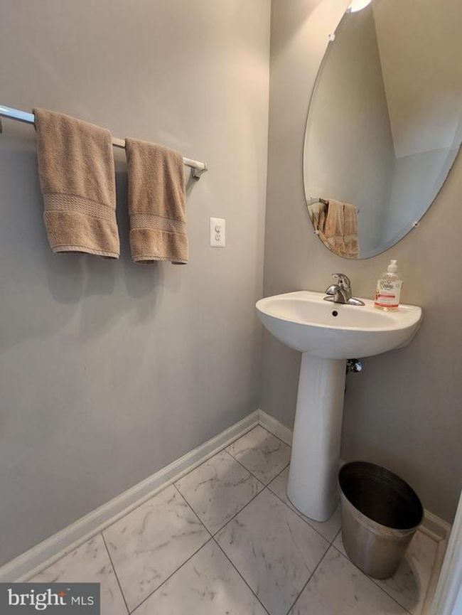 8952 Center St, Townhouse with 3 bedrooms, 3 bathrooms and null parking in Manassas VA | Image 21