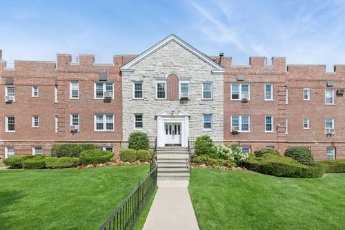 apt-3a-102 S Village Ave, Rockville Centre, NY, 11570-5850 | Card Image