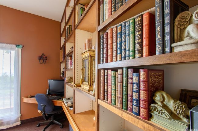 Library + office | Image 9