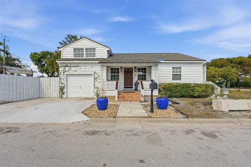 702 11th Ave N, Lake Worth Beach, FL, 33460-2218 | Card Image