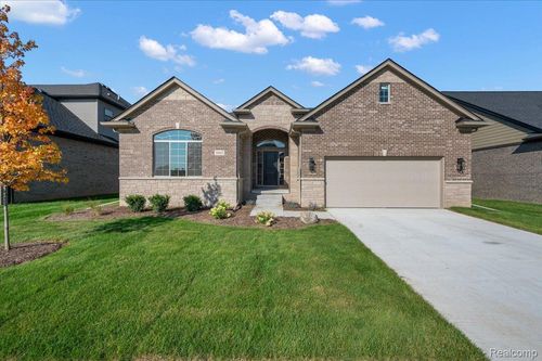 32-56667 Via Bellano, Macomb, MI, 48042-1064 | Card Image